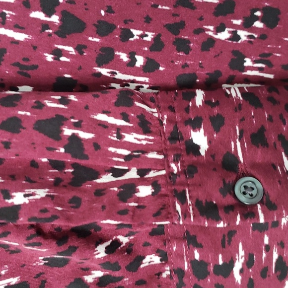 A Banana Republic blouse - Picture 4 of 7